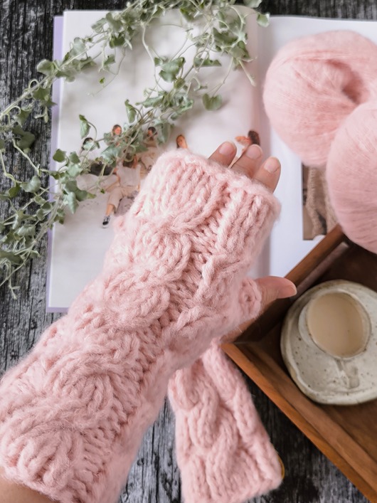 rękawiczki damskie Mitenki z alpaki z warkoczami LULLABY 100 % alpaka różowe