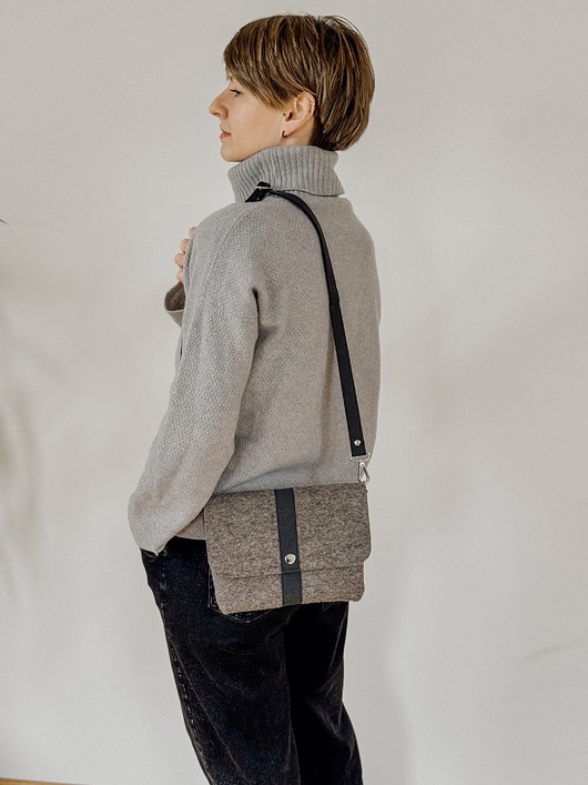 torby na ramię Marmollada - filcowa listonoszka SZAROBRĄZOWA + czarny