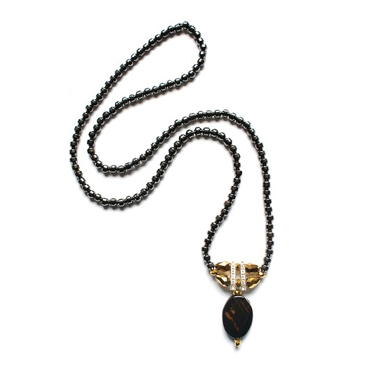 Shades of gloss 'black' Republika jewelry