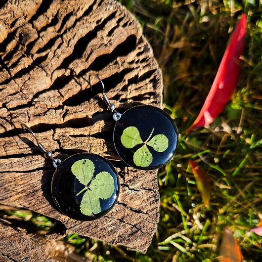 kolczyki z żywicy Kolczyki z koniczyną