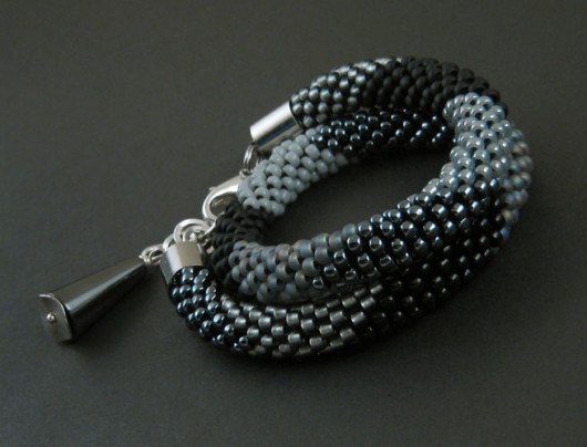 hematite maghia