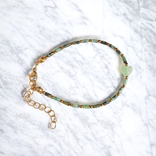 bransoletki z kamieni naturalnych Bransoletka z serduszkiem : turkus afrykański, awenturyn zielony