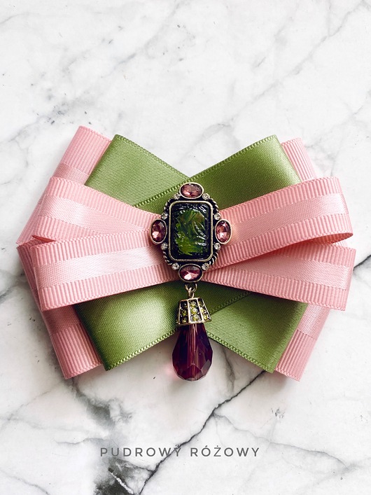 broszki Brosza z artystyczną ozdobą, zielonym kryształkiem New