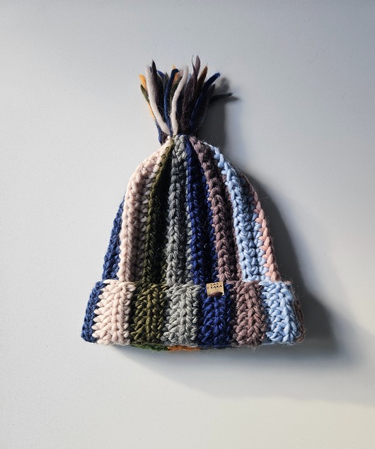 czapki damskie Czapka "Kolorowe Pasmo"