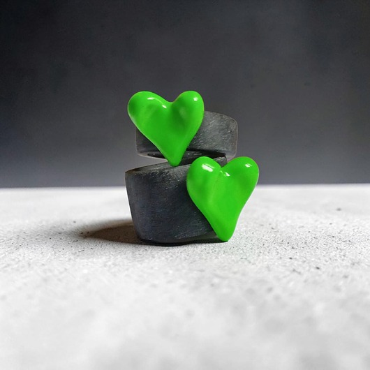 pierścionek z żywicy Pierścień z żywicy : szeroki : HEART : green & black