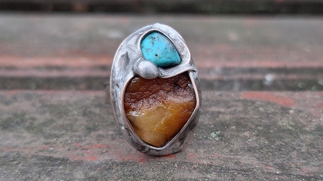 pierścionki - różne Surowy z niebieskim - pierścionek regulowany