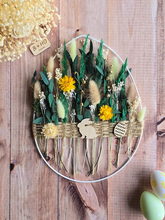 wianki wielkanocne Dekoracja wielkanocna - jajko z suszonymi kwiatami