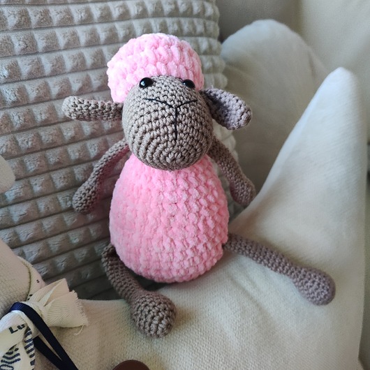 przytulanki dla niemowląt i dzieci Maskotka owieczka na szydełku Baranek bubble pink