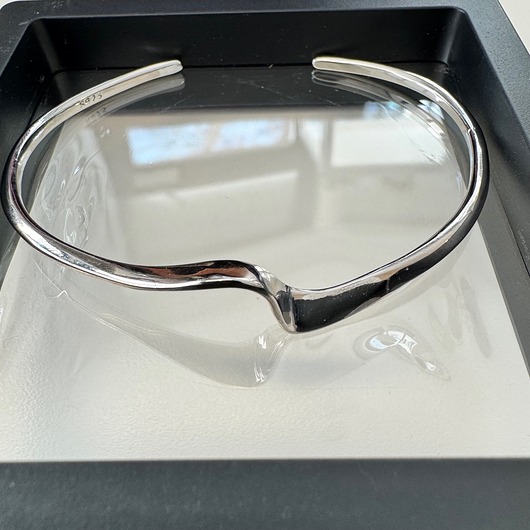 bransoletki srebrne Bransoletka damska doginana sztywna rodowana falista