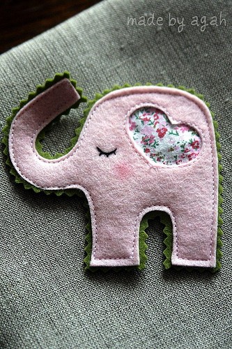 Broszka Sleepy Elephant made by agah