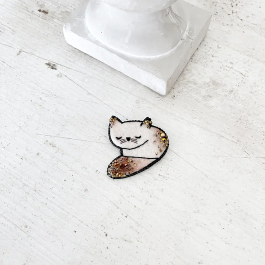 broszki Broszka KOT 14 ręcznie haftowana przypinka kotek