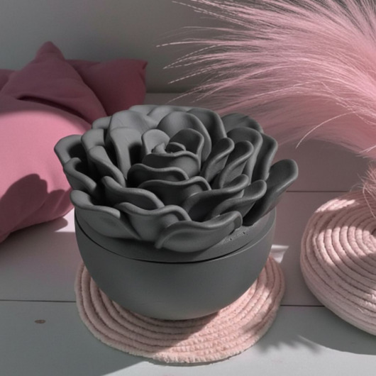 świeczniki i świece Świeca sojowa Rosa- Deep Black inspirowana zapachem Carolina Herrera