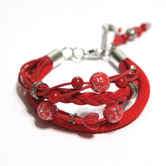 bransoletki - inne Bransoletka - Czerwona, koraliki - rzemienie
