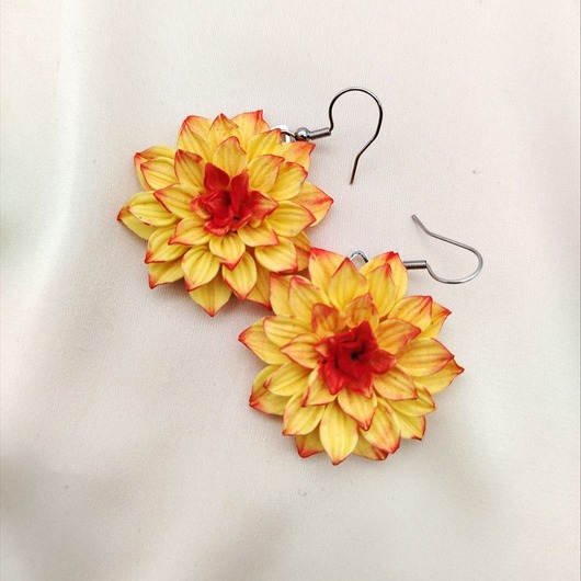 kolczyki z masy plastycznej Kolczyki dalie żółte handmade, jesienne kolczyki kwiatowe