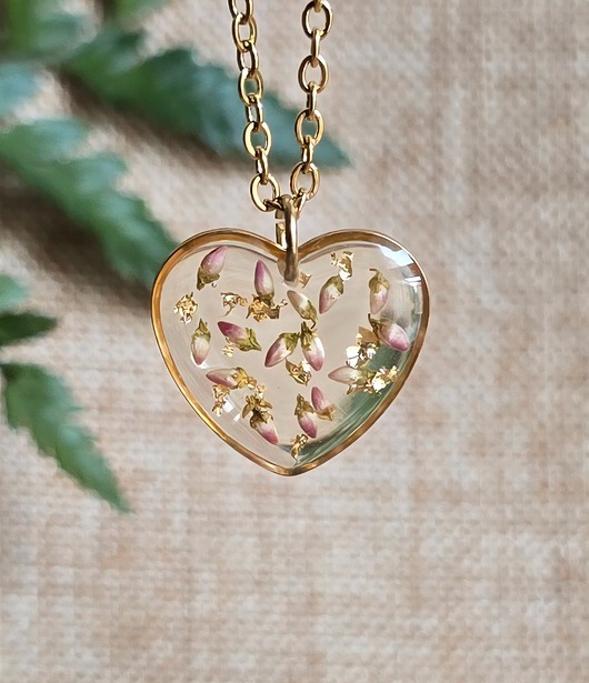 wisiory Złota zawieszka wisiorek kwiaty serce serduszko różowy wrzosiec