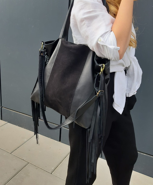 torby na ramię Czarna skórzana torba z długimi frędzlami