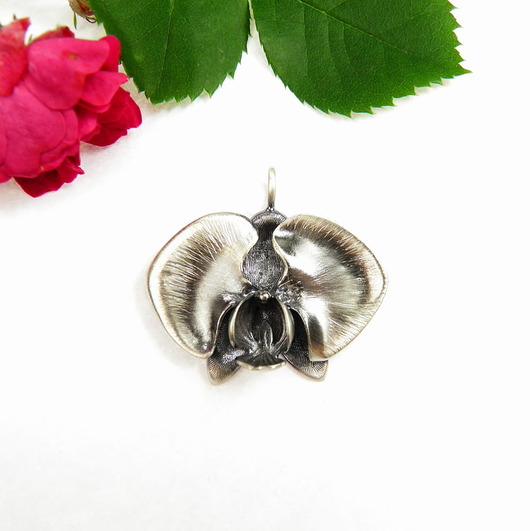 wisiory Czarna orchidea -duży wisiorek