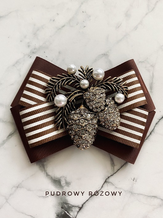 broszki Brosza z okazałymi żołędziami z perłami New Jesień Żołądź