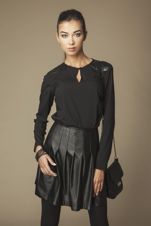 Czarna bluzka pikowane wstawki ABG Fashion