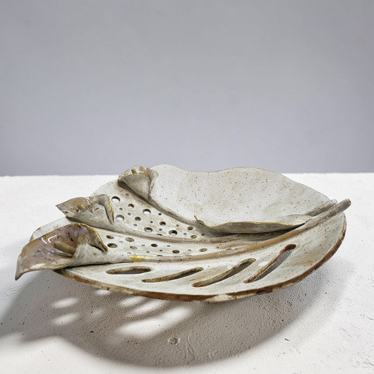patery i talerze Ceramiczna patera z kallą