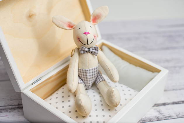 Króliczek w skrzyneczce CHRZEST Prezent LalaShop