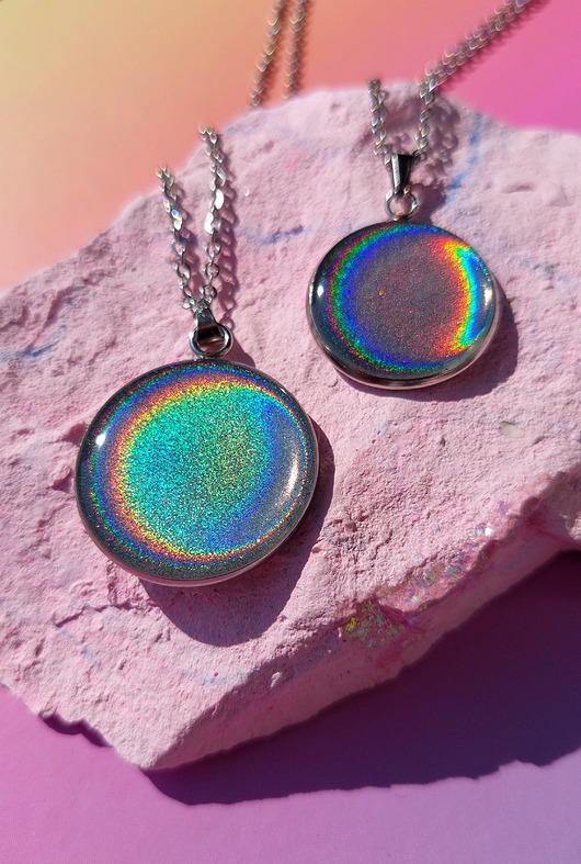 wisiory Naszyjnik z holograficznym wisiorkiem 2cm