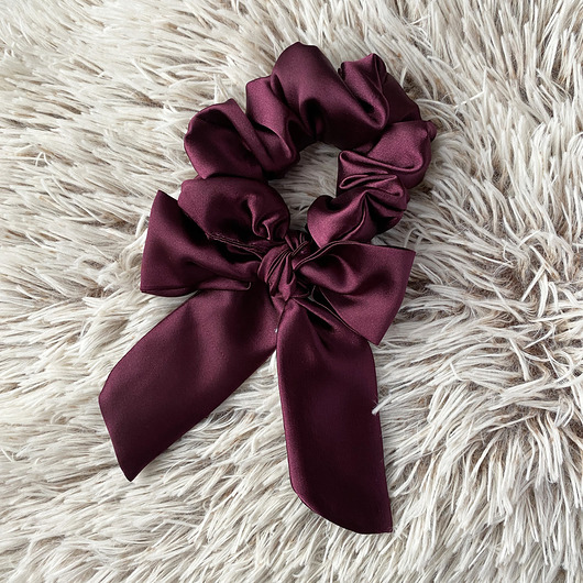 Satynowa gumka do włosów scrunchie śliwka Nandi