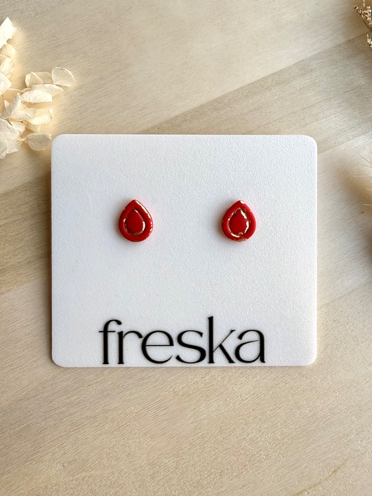 kolczyki z masy plastycznej Kolczyki Łezki z Ramką czerwone  ze srebrnym twistem