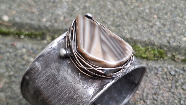 bransoletki wire wrapping Krzemień w gniazdku - bransoletka regulowana
