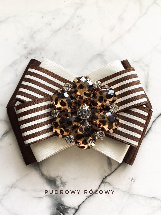 broszki Brosza z ozdobą z panterki Panterka