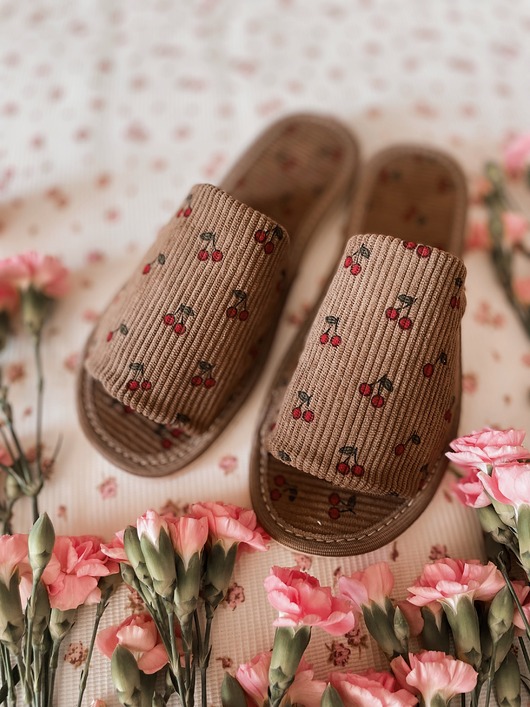 kapcie damskie Kapcie damskie z nadrukiem Cherry