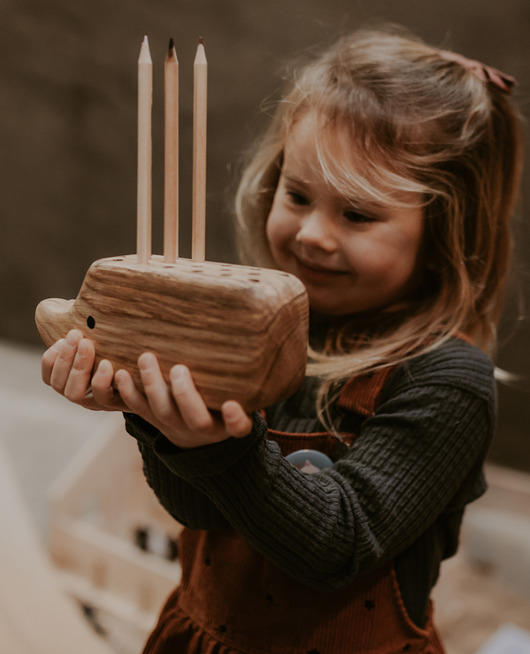klocki i zabawki drewniane Jeż na kredki - przybornik -(otwory 10mm)