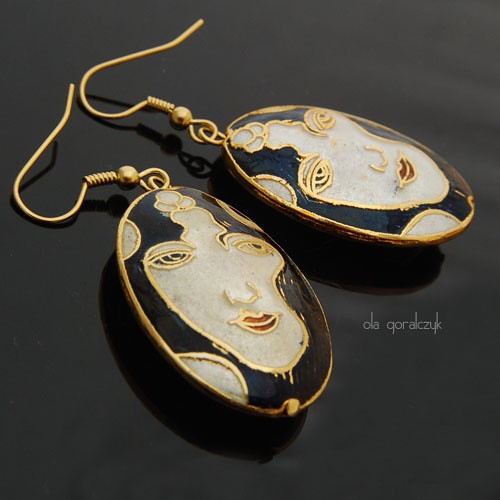 BRUNETKA CLOISONNE ola
