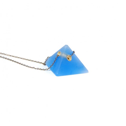 piramida / BLUE / mosiężny łańcuszek Filimoniuk