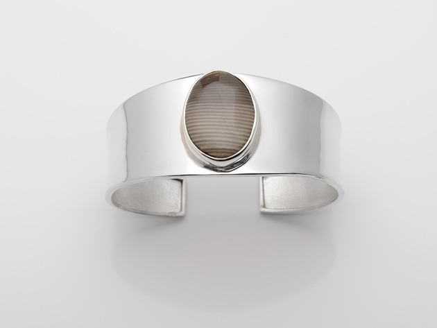 bransoletki srebrne Damska srebrna bransoleta z krzemieniem pasiastym, mankietowa , sztywna