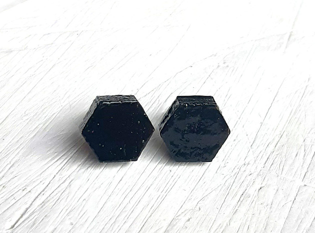 kolczyki drewniane Wkrętki Heksagon czarny