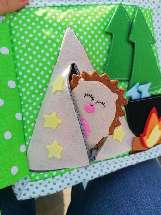 książeczki dla dzieci Piknik Quiet Book książeczka sensoryczna manipulacyjna Bejbik