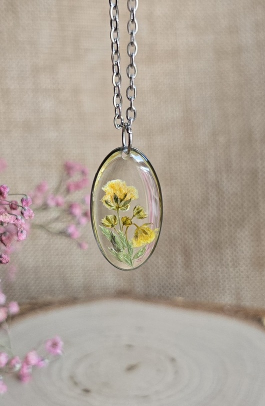 wisiory Srebrna zawieszka jajowata suszone kwiaty żółta gipsówka