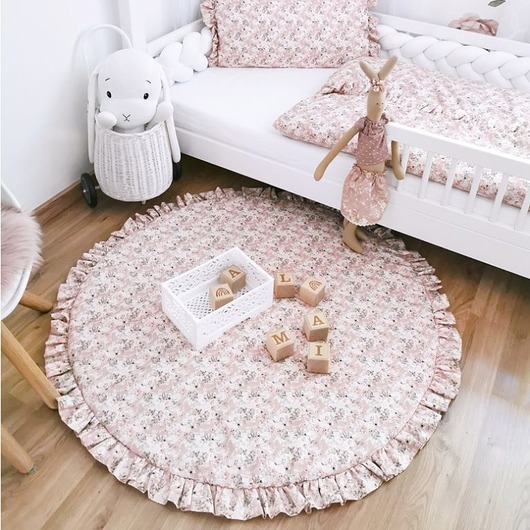 pokój dziecka - różne Mata do zabawy Dusty Rose z falbanką, druga strona brudny róż PZ