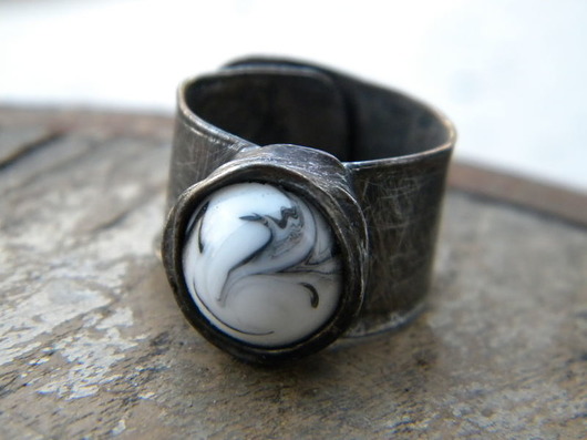 Roman Ancient Ring ;) czarne smugi Beata Trotter
