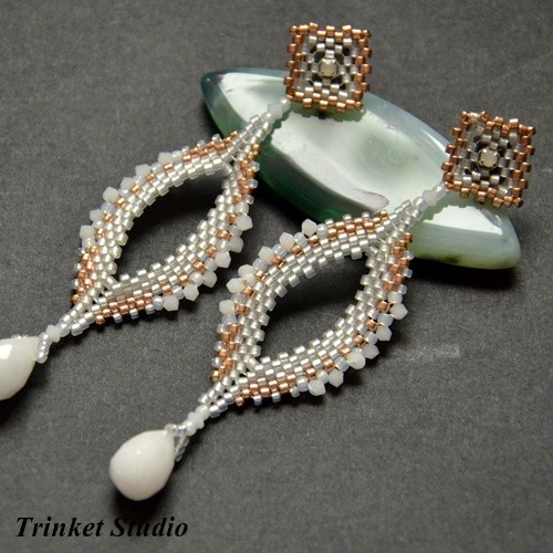 Geometrycznie- z białym jadeitem Trinket Studio