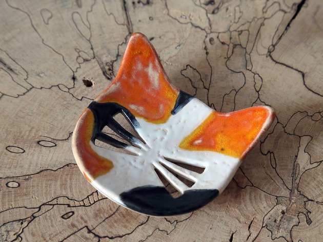 mydelniczki Mydelniczka ceramiczna kot tricolor