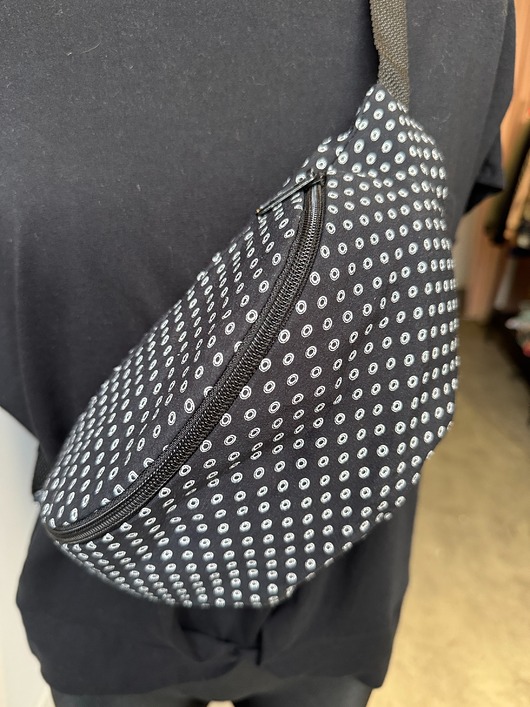 saszetka nerka Nerka czarne bąbelki