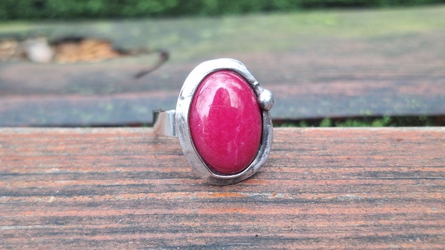 pierścionki - różne Mocny róż - pierścionek regulowany