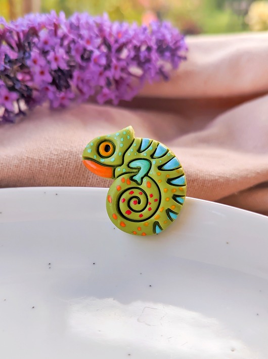 przypinki Pin przypinka z kameleonem broszka z wizerunkiem kameleona, kameleon