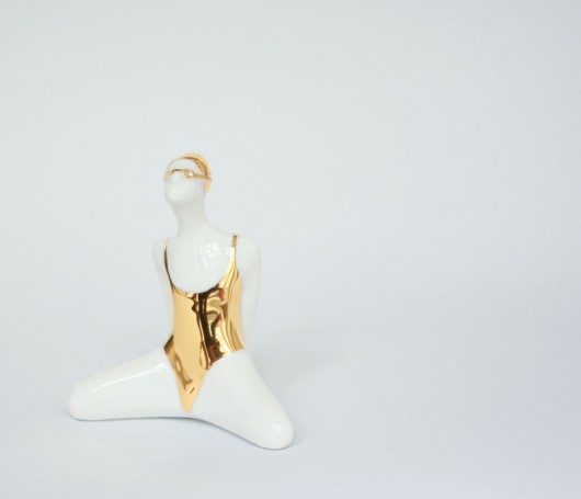 kuchnia - różne Porcelanowa figurka pływaczki