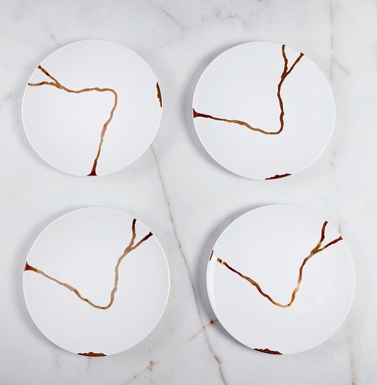 Zestaw 4 dużych porcelanowych talerzy ze złotem Zulana