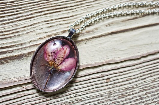 Owalny naszyjnik z żywicy So Jewelry