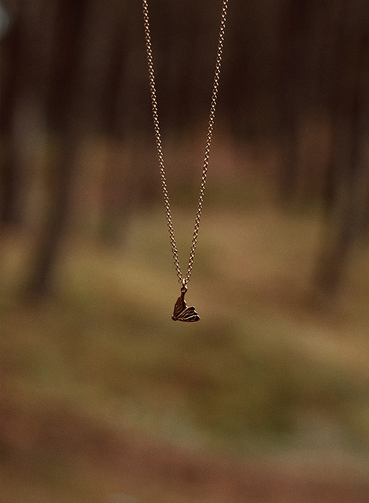 złote naszyjniki Naszyjnik Ćma