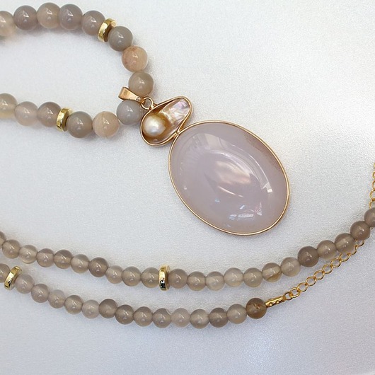 wisiory Unikat! Naszyjnik z szarym agatem i perłą biwali - transmutacja DNA